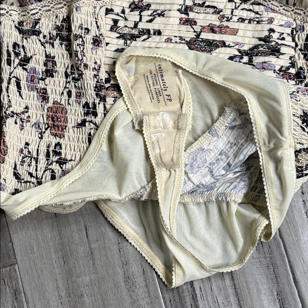 FREE PEOPLE BRUNCH DATE BODYSUIT IVORY FLORAL PUFF SLEEVE SMOCKED CORSET TOP NWT - Picture 10 of 12